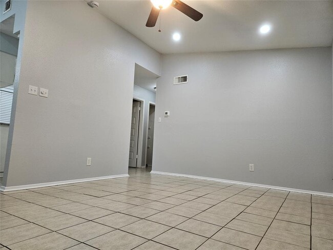 Photo - 2305 Cottonwood Dr