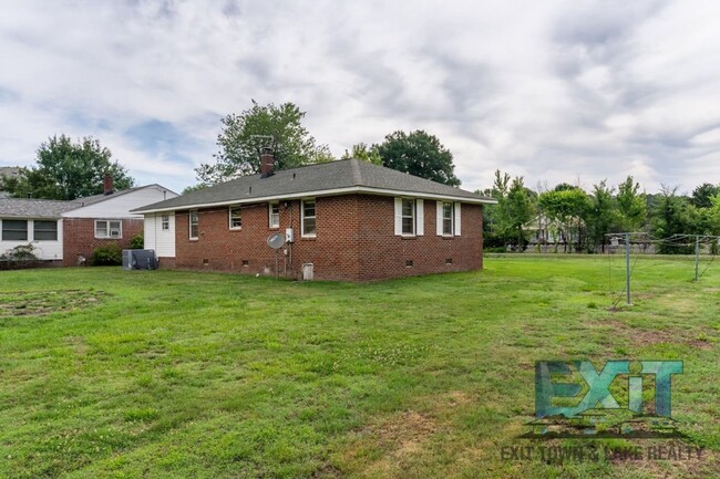 Photo - Charming 3BR Home in Jarratt - Convenient Location Near I-95