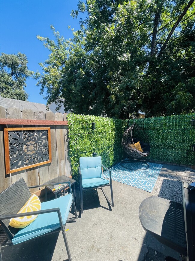 Photo - 1274 N Cedar St Unidad B