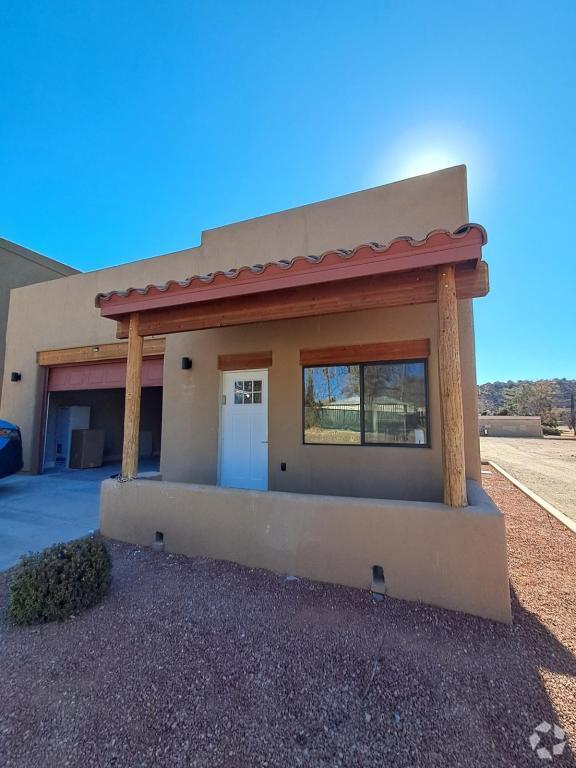 Building Photo - 4220 N Montezuma Ave Rental