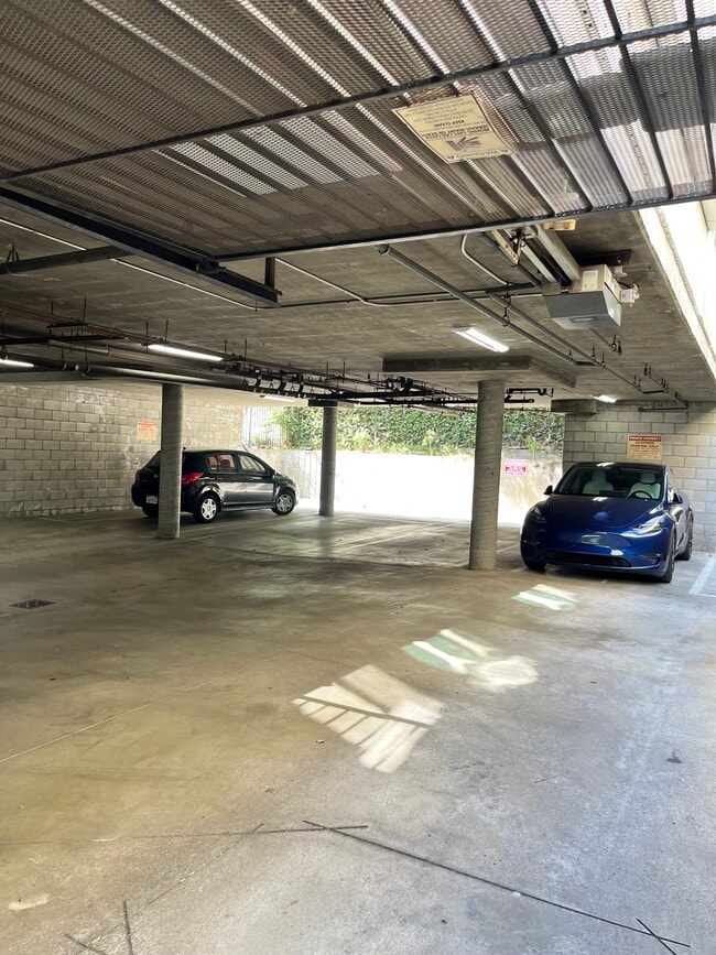 Photo - Chateau Studio Village Apartments Unit 203