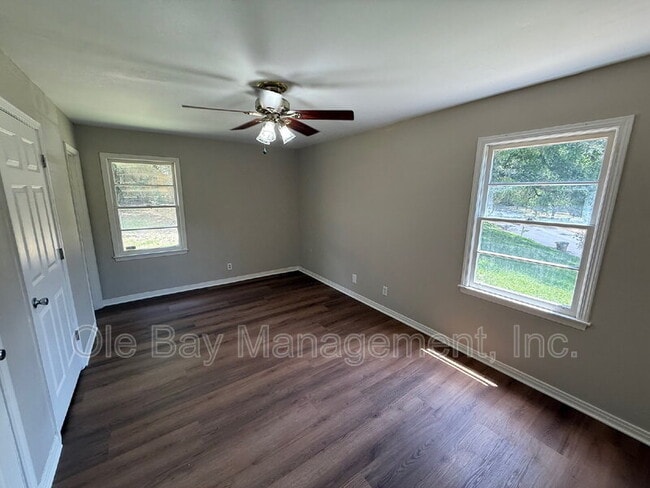 Photo - 253 Vanderbilt Dr