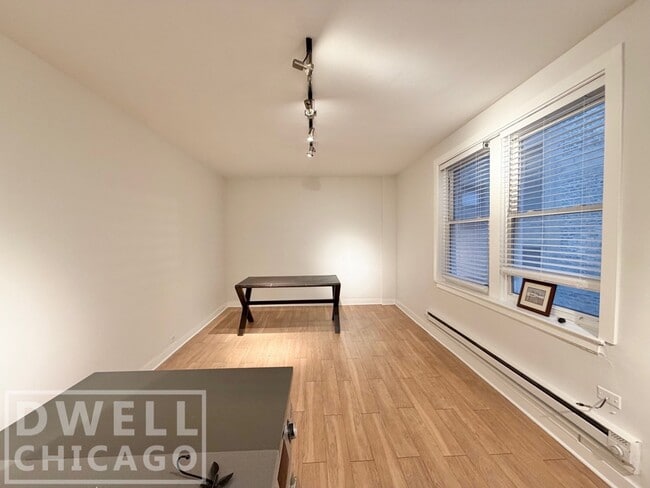 Photo - 501 W Belmont Ave Unit 1