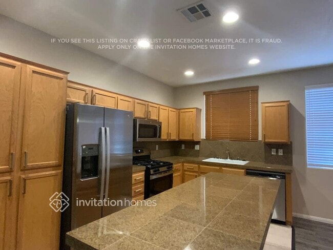 Photo - 1296 Cornet St