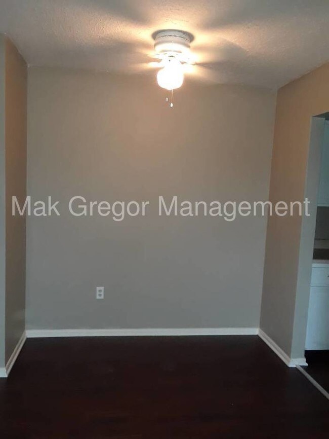 Photo - 2 BDRM Apt, New Flooring, Appliances, C/A.