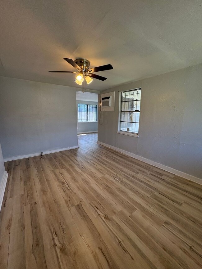 Photo - 3023 Oak Forest Ln