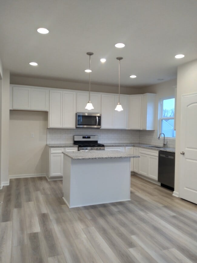 Photo - 410 Cottontail Ct