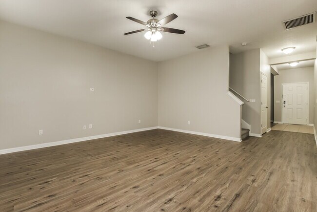 Photo - 720 Parker Den Dr