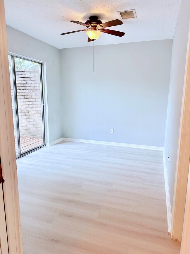 Photo - 15427 Swan Creek Dr