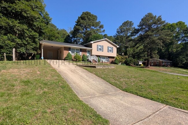 Building Photo - 2400 Lawrence Dr