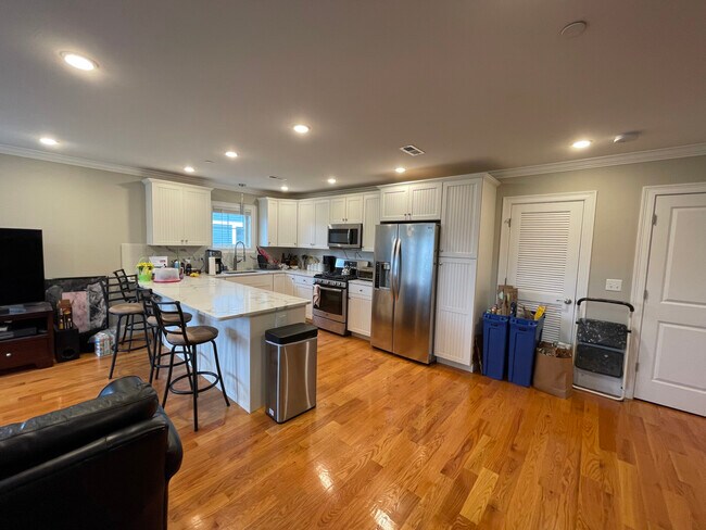 Photo - 116 Holland St Unit 2L