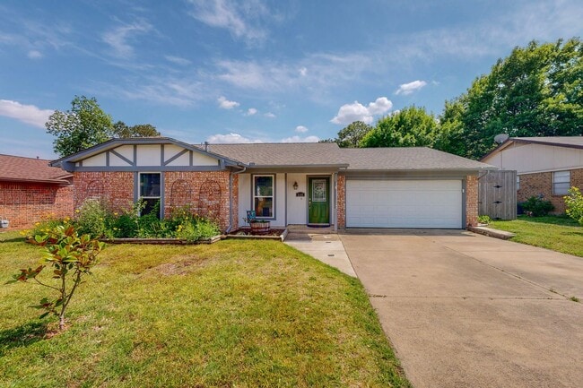 Available Mid-June | 3 Bedroom Arlington H... - Available Mid-June | 3 Bedroom Arlington H... House