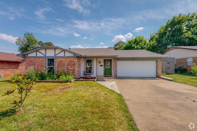 Building Photo - Available Mid-June | 3 Bedroom Arlington H... Rental
