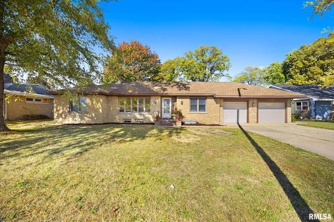 Building Photo - 205 W Glen Ave