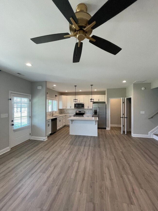 Photo - 1054 Brownstone Ln