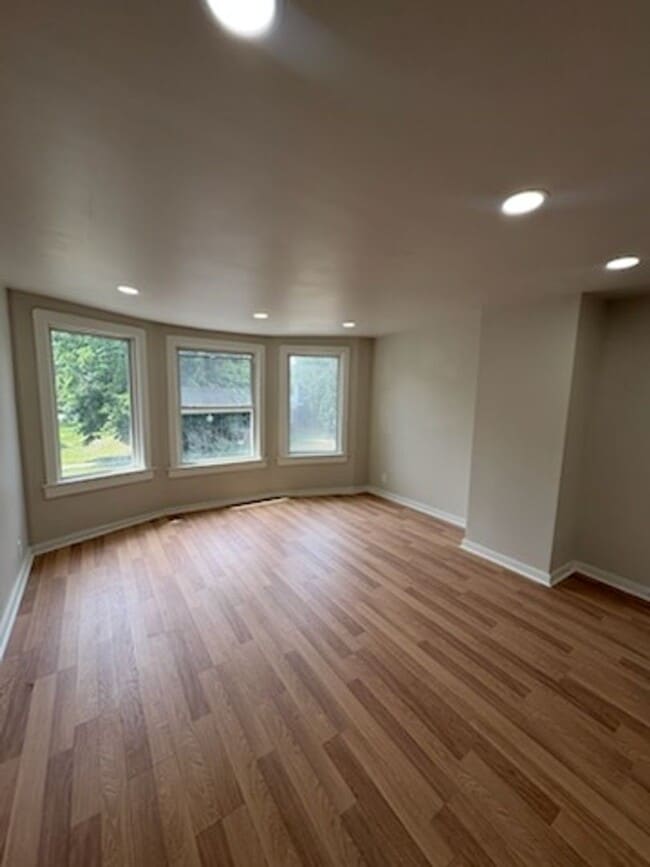 Photo - 1611 W Barker Ave Unit Upper