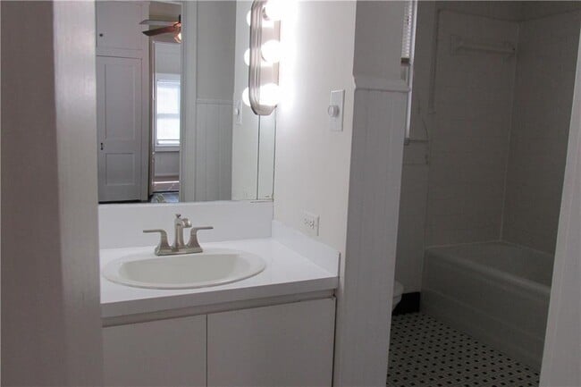 Photo - 800 San Antonio St Unit 6