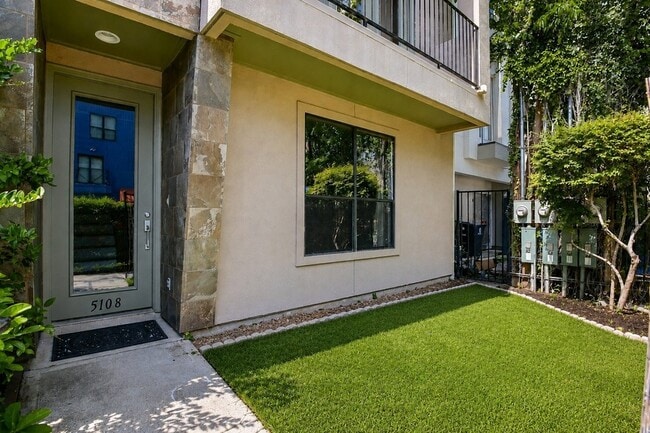 5108 Lillian St