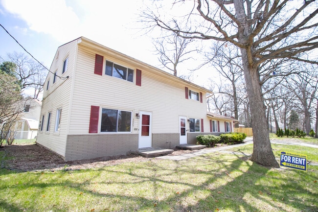 Building Photo - 3025 S Byrne Rd Rental