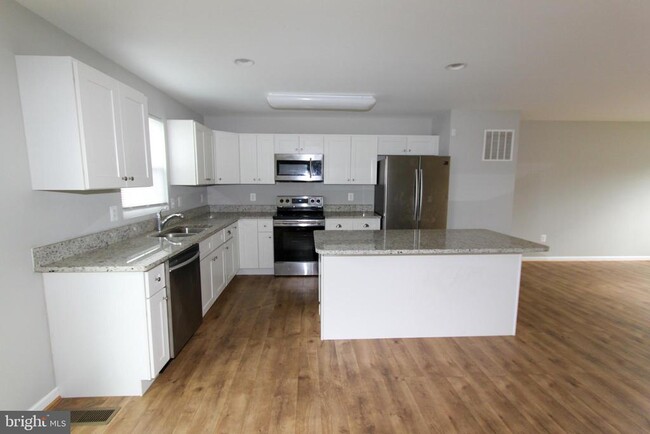 Photo - 123 Singleton Way