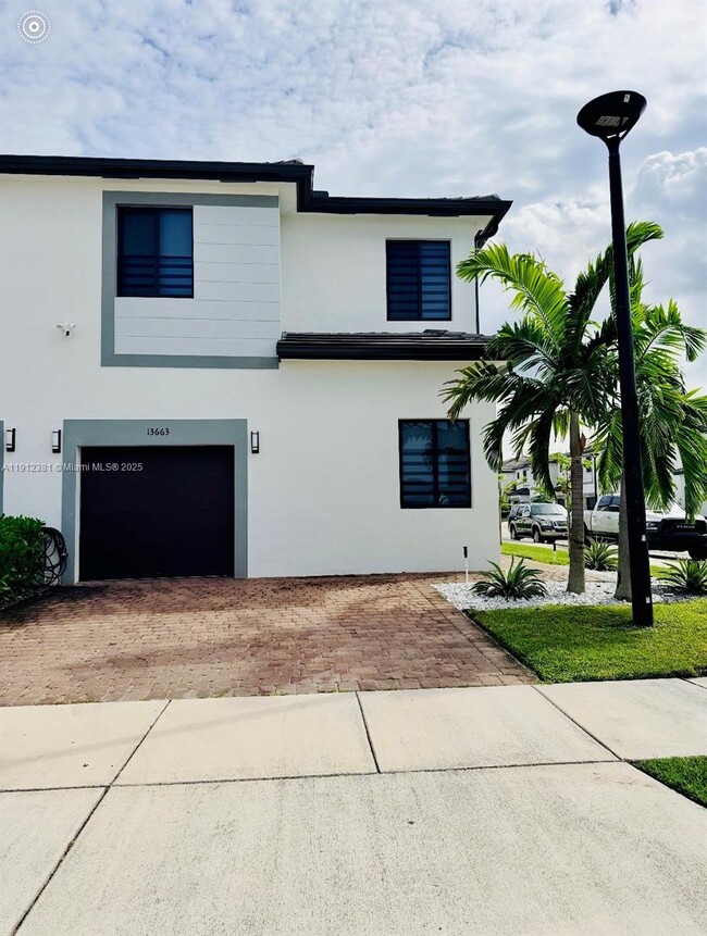 Photo - 13663 SW 158th Ave