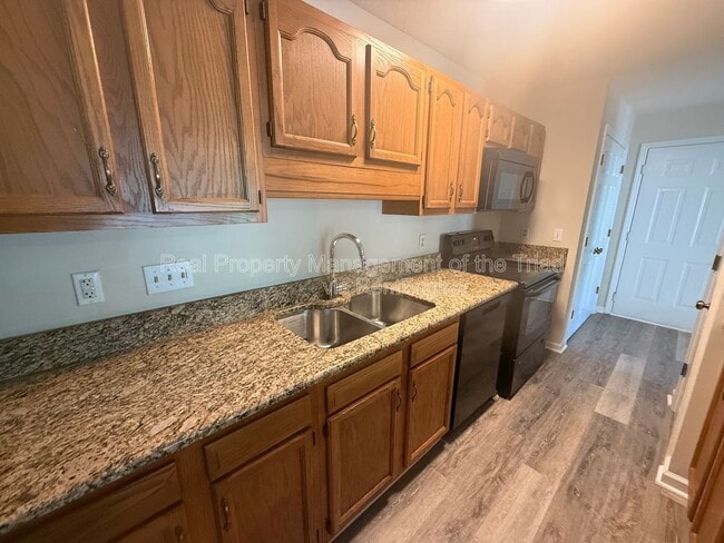 5930 W Friendly Ave Unit H