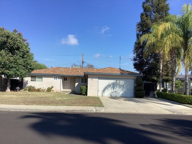 Building Photo - 487 W San Jose Ave