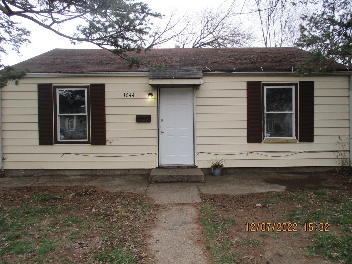 Photo - 1644 N Adams St