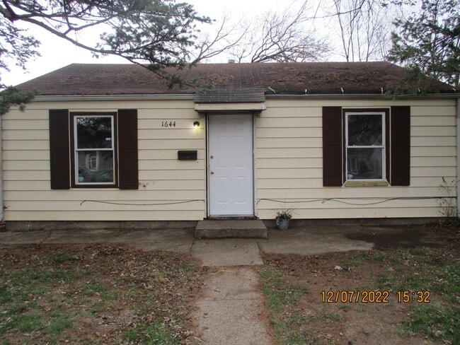 Building Photo - 1644 N Adams St
