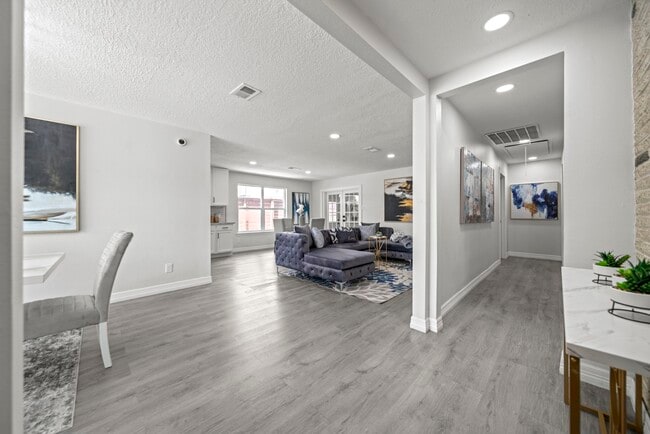 Photo - 1109 Moody St