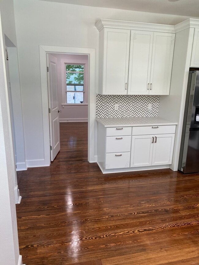 Photo - 801 W 28th St