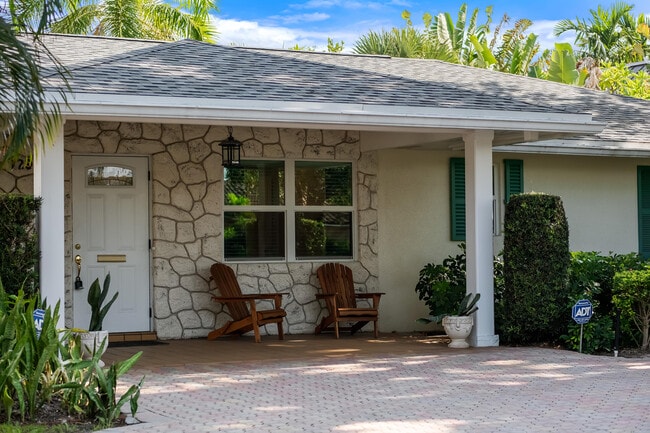 Photo - 129 Alhambra Pl