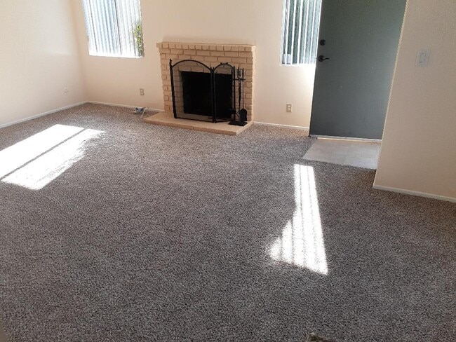 Photo - 15414 Larch Ave Unit Larch Front