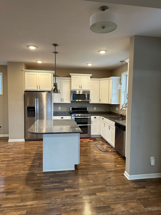 Photo - Beautiful 3 bed 3 bath home in the heart of Eden prairie!