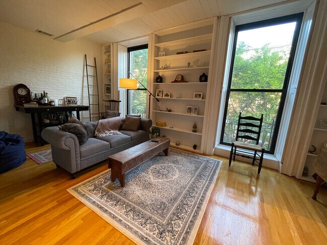 Photo - 124 Beacon St Unit 3F