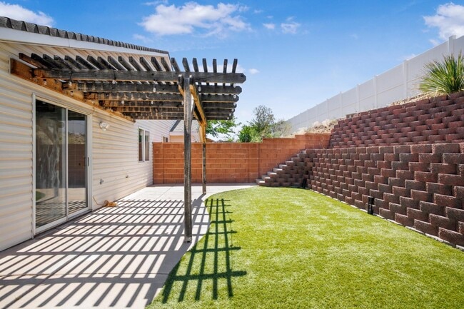 Photo - 146 S 1930 W