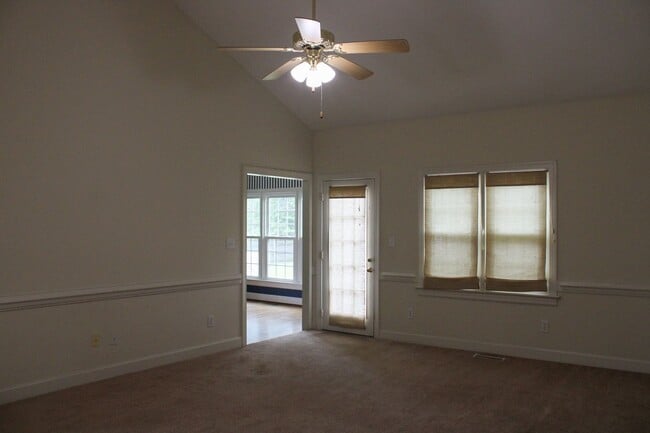 Photo - 4400 Dewfield Dr N