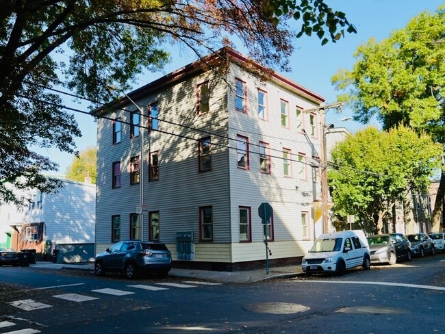 Building Photo - 59 7th St Unit 2