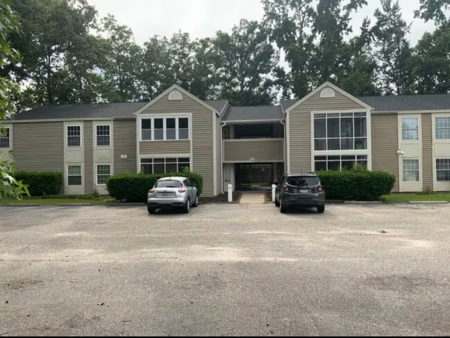 Building Photo - 3BR/2BA Condo- **$200 off July's rent** Unit B5