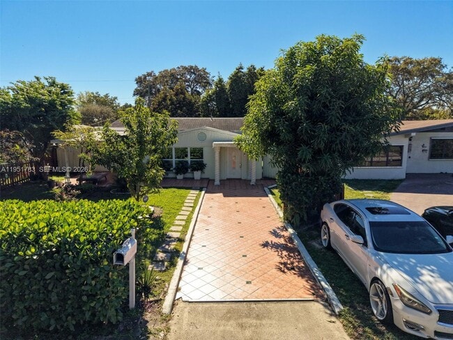 Photo - 1624 NE 175th St