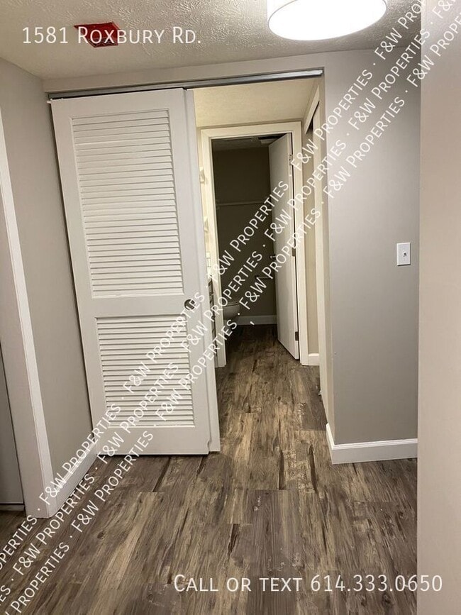 Photo - 1581 Roxbury Rd