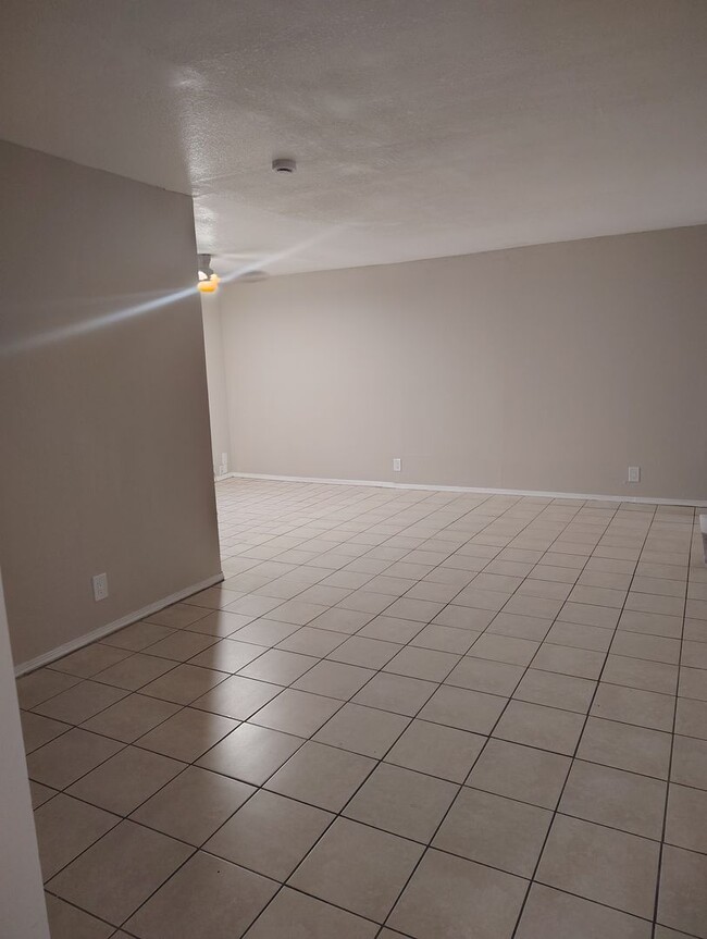 Photo - COMING SOON - Recently updated 2 bed -1 bath aprox 800 sq ft 2nd and Montano