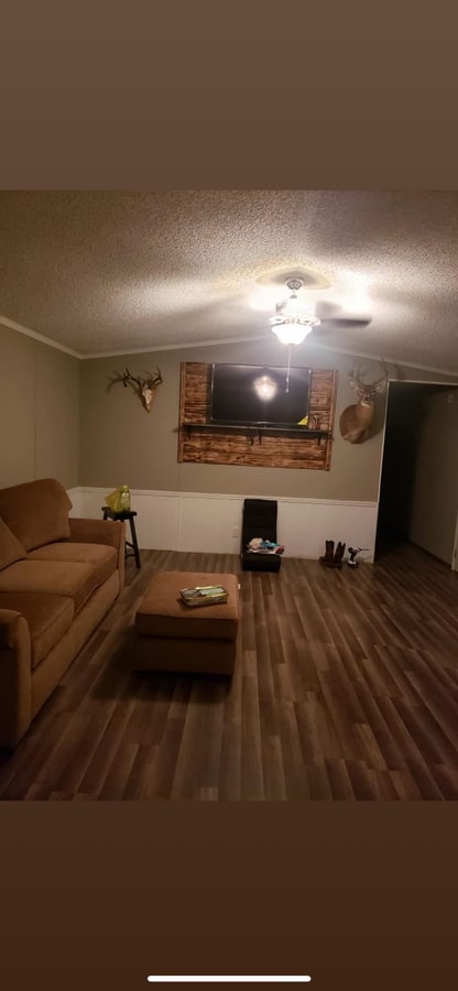 Photo - 952 Road 1349