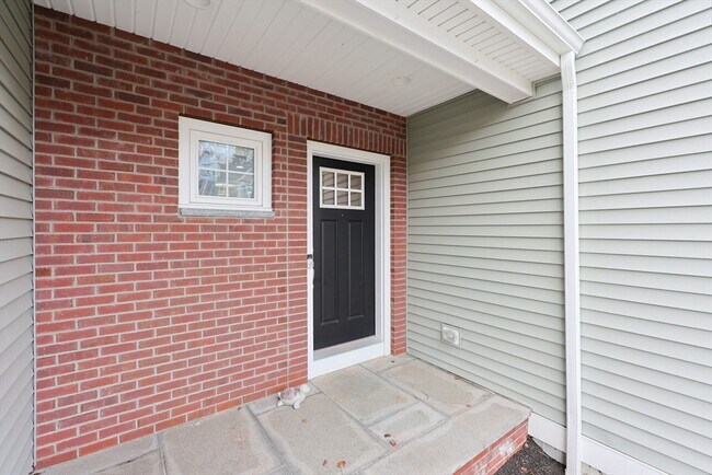 Photo - 8 Riverstone Way