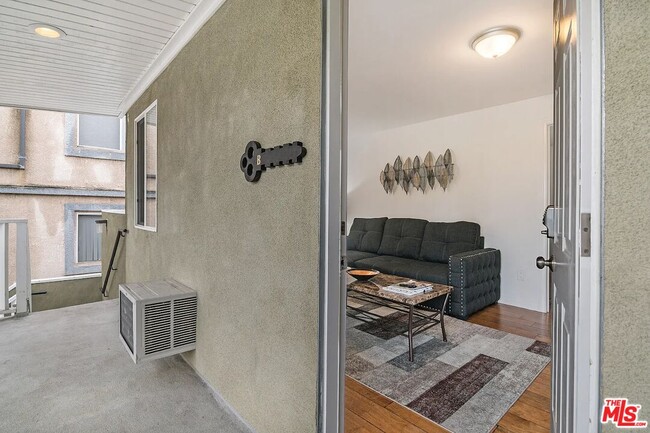 Photo - 5249 Satsuma Ave Unit C