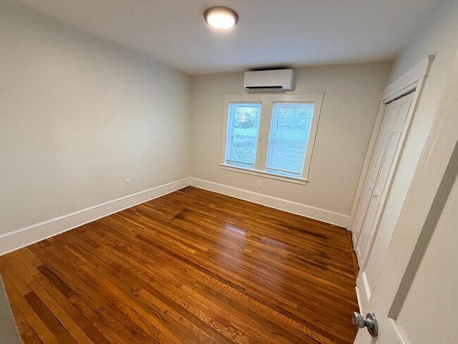 Photo - 249 Hyde Park Ave Unidad 1R