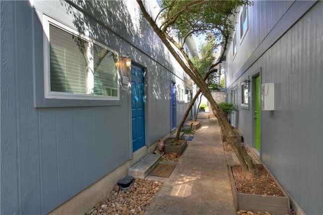 Photo - 816 W N Loop Blvd Unidad 113