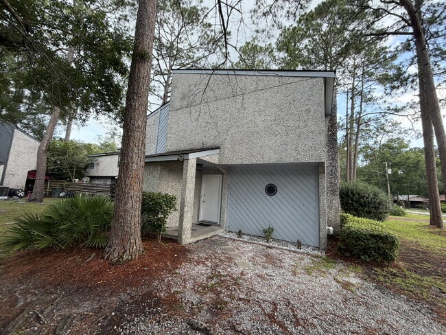 Building Photo - Townhouse for Rent