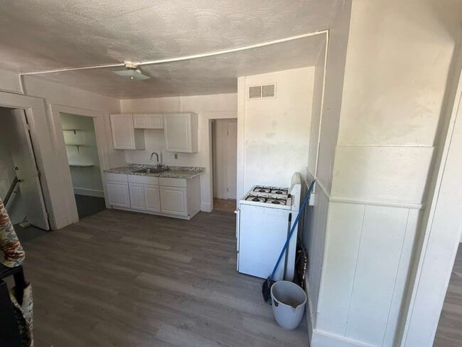 18 Alderman St Unit 3