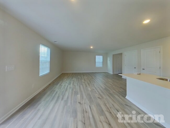 Photo - 4030 Rustling Grass Trl